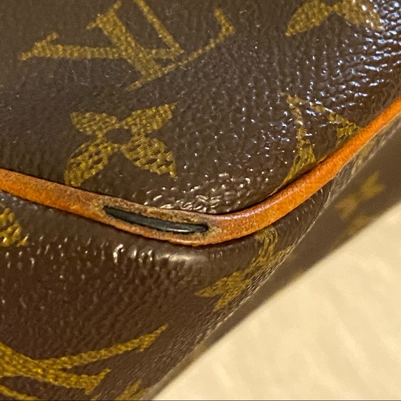 Louis VUITTON Batignolles - Picture 4 of 4